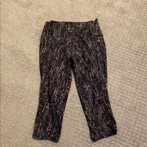 Athleta Salutation capri